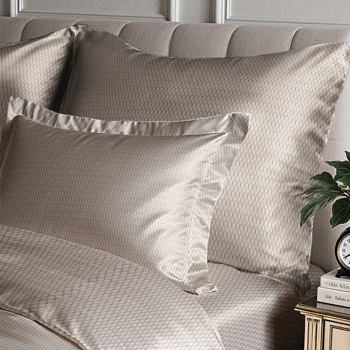 Наволочка 50х70 "Айрис" миндаль