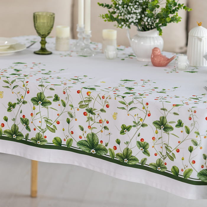 Скатерть  145х180 см "Земляничная поляна"