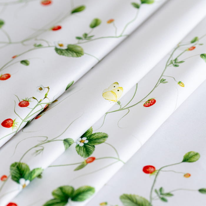 Скатерть 110х145 см "Земляничная поляна"