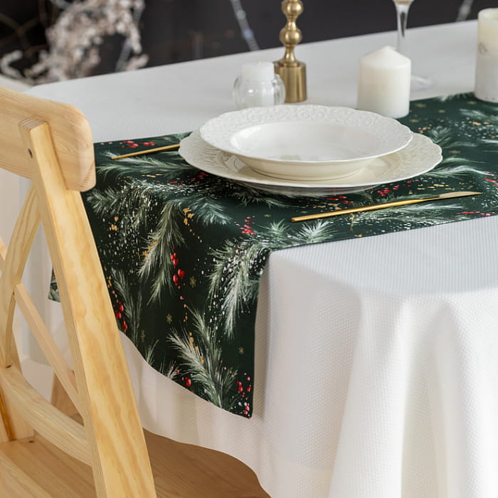 Дорожка 40х140 см "Ветви Рождества на изумрудном"