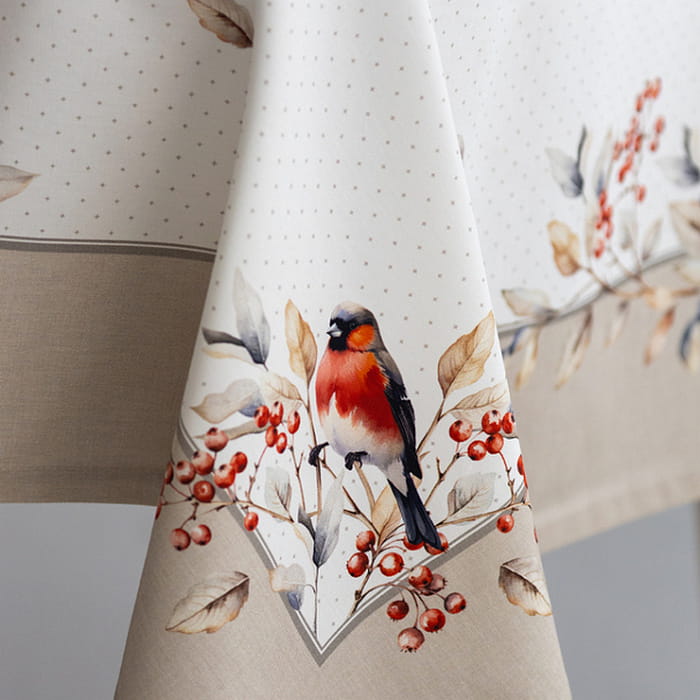 Скатерть 145х145 см "Пернатые истории"