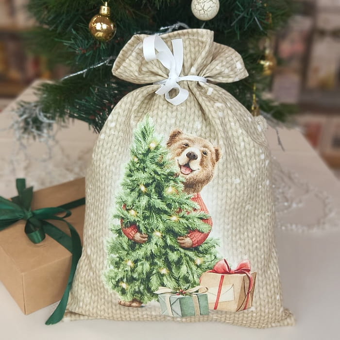 Декоративный мешок "Новогодняя шкатулка мишка с елкой" 24х32 см