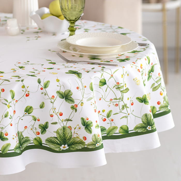 Скатерть круглая D-150 см "Земляничная поляна"