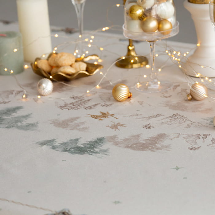 Скатерть овальная 140х170 см "Снежный ангел"