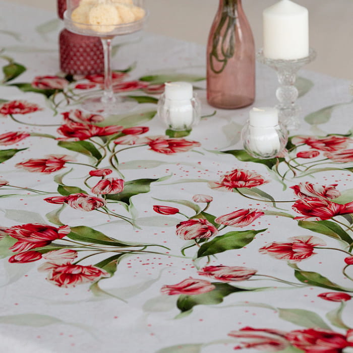 Скатерть 145х220 см "Алые тюльпаны"