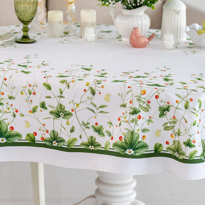 Скатерть 145х220 см "Земляничная поляна"