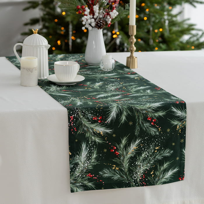 Дорожка 40х180 см "Ветви Рождества на изумрудном"