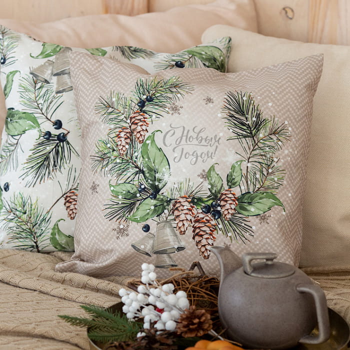 Декоративная наволочка "Хвойный этюд" венок с надписью
