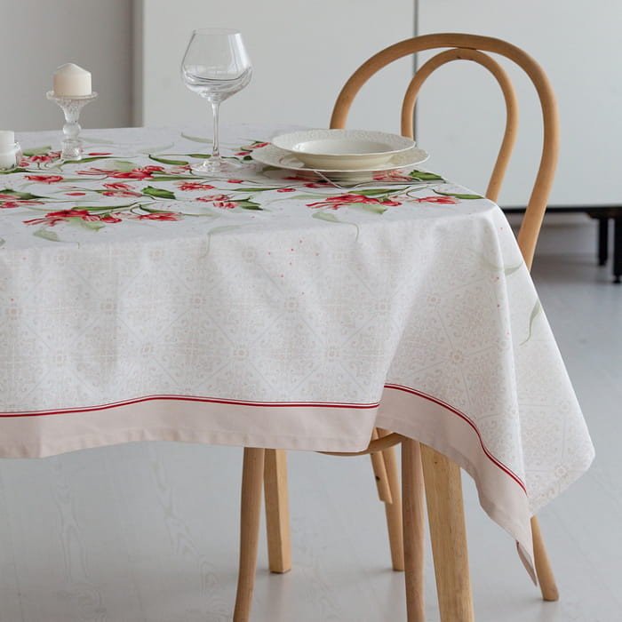 Скатерть  145х180 см "Алые тюльпаны"