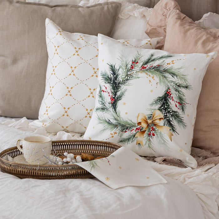 Декоративная наволочка "Ветви Рождества венок"