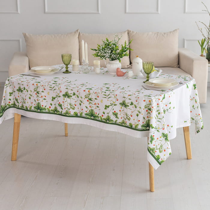 Скатерть 110х145 см "Земляничная поляна"