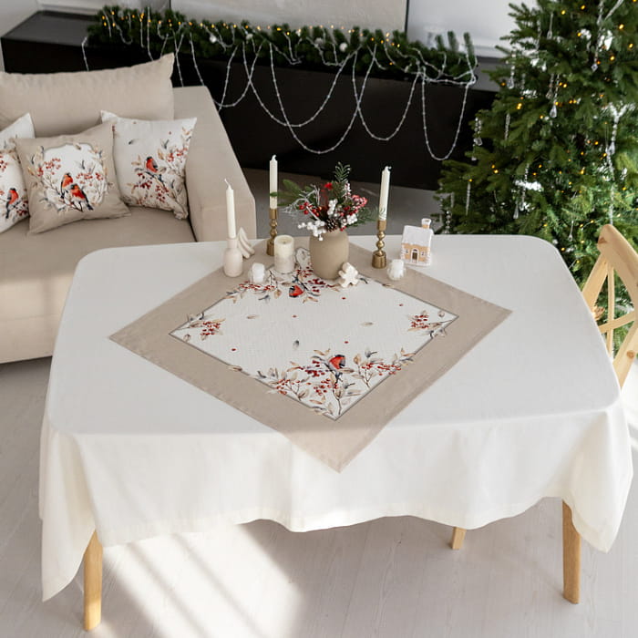 Салфетка-наперон 80х80 см "Пернатые истории"