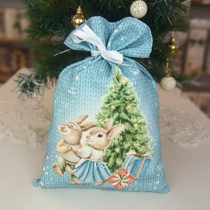 Декоративный мешок "Новогодняя шкатулка елка с зайчатами" 24х32 см