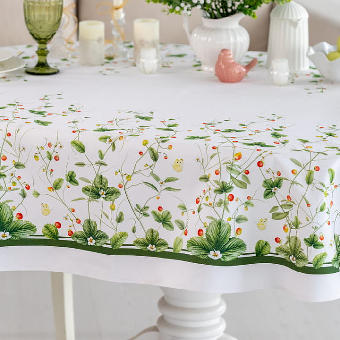 Скатерть 145х250 см "Земляничная поляна"