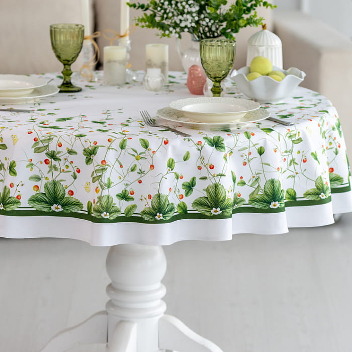 Скатерть круглая D-150 см "Земляничная поляна"
