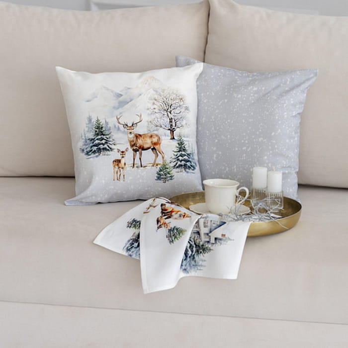 Декоративная наволочка "Морозное утро олени"