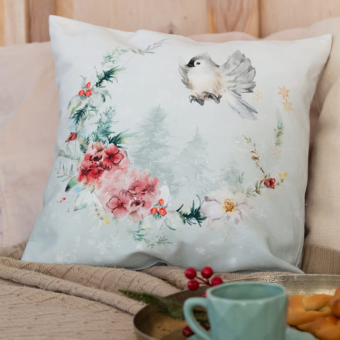 Декоративная наволочка "Зимний букет" венок на зеленом