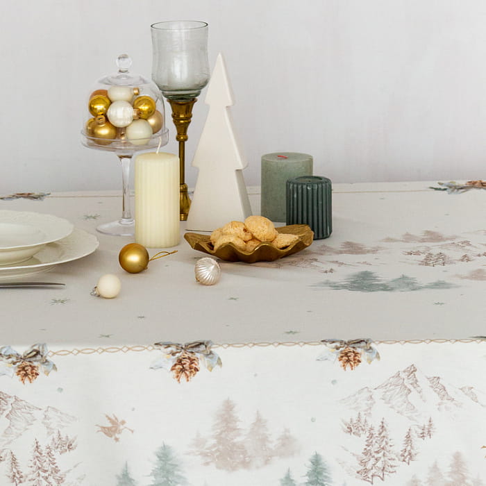 Скатерть 145х145 см "Снежный ангел"
