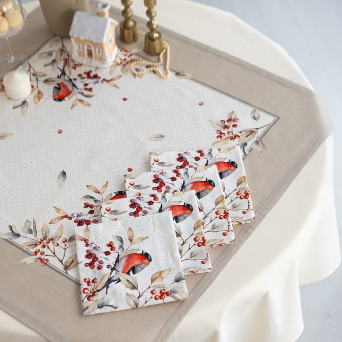 Салфетка-наперон 80х80 см "Пернатые истории"