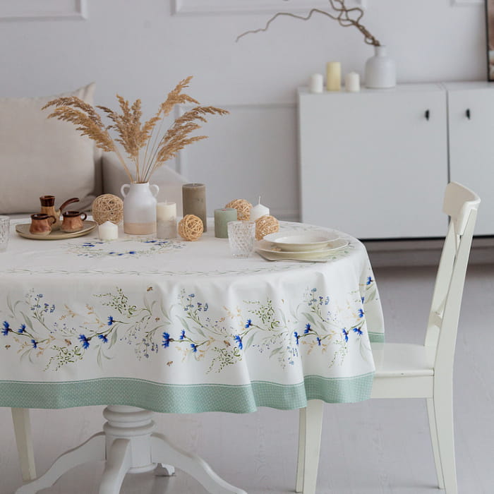 Скатерть овальная 150х200 см "Васильки"