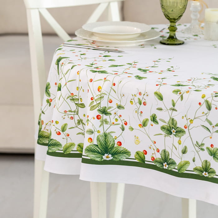 Скатерть круглая D-150 см "Земляничная поляна"