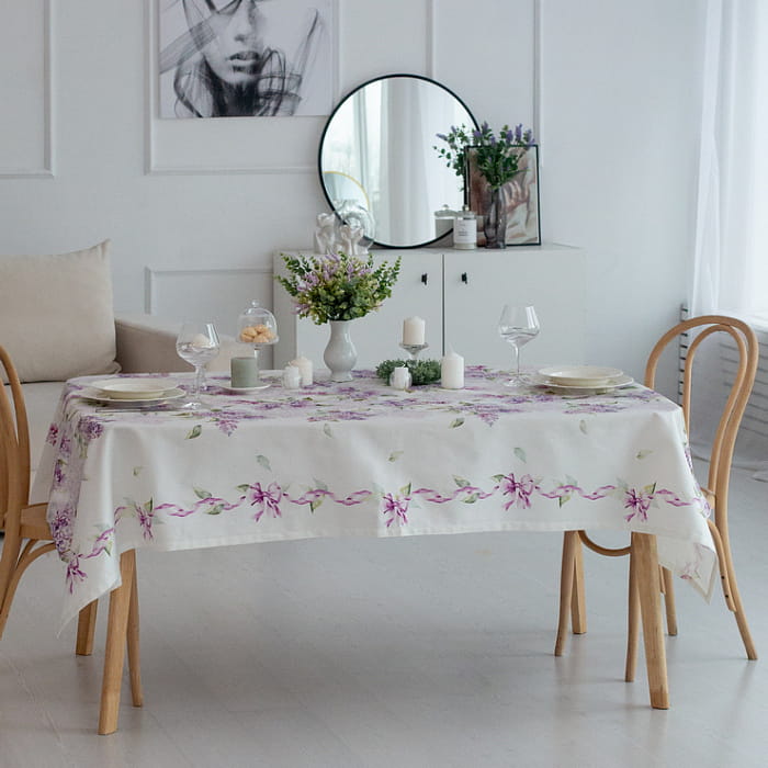 Скатерть 145х145 см "Аромат сирени"