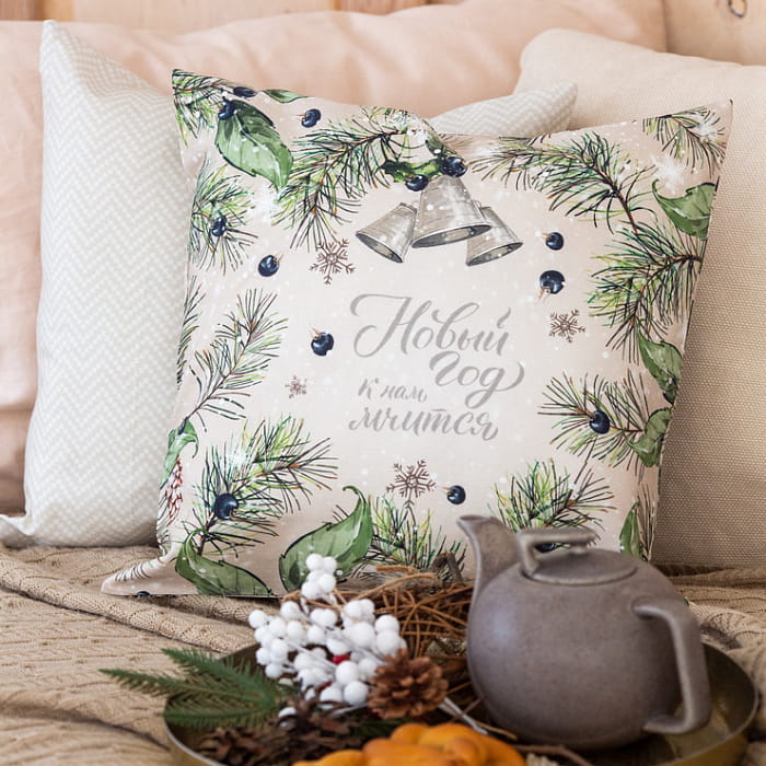 Декоративная наволочка "Хвойный этюд" рамка с надписью