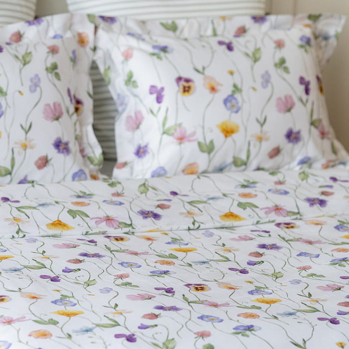 Двуспальный комплект постельного белья "Майская долина"