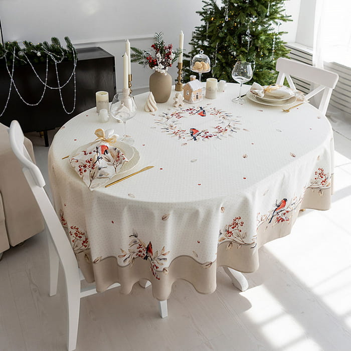 Скатерть овальная 140х170 см "Пернатые истории"