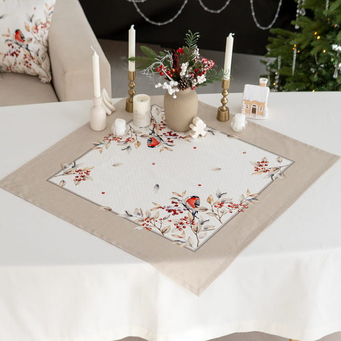 Салфетка-наперон 80х80 см "Пернатые истории"