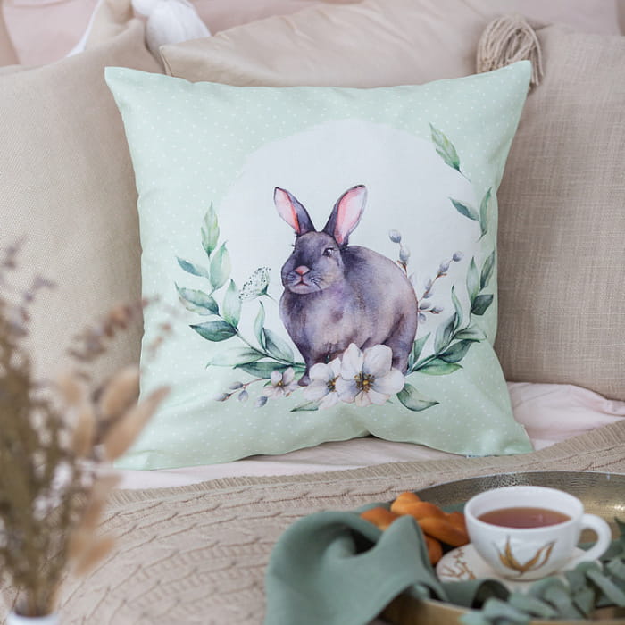 Декоративная наволочка "Весенняя свежесть" кролик в веночке