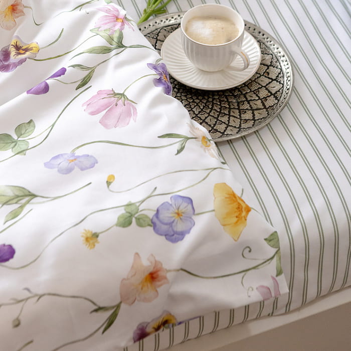 Простыня на резинке 180х200х25 "Майская долина"