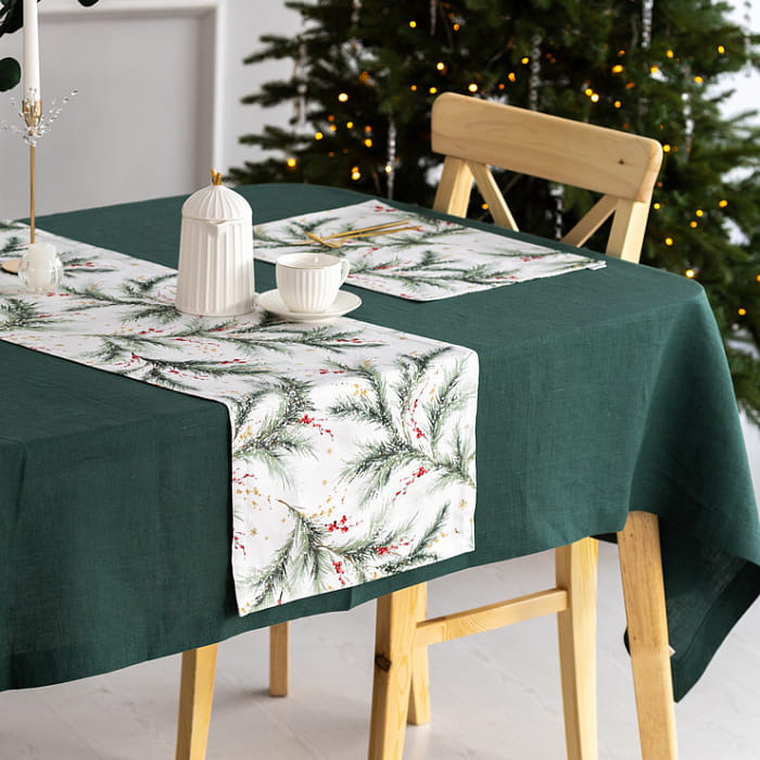 Дорожка 40х140 см "Ветви Рождества на белом"