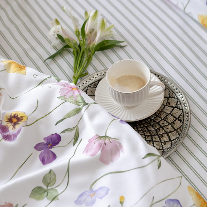 Простыня на резинке 140х200х30 "Майская долина"