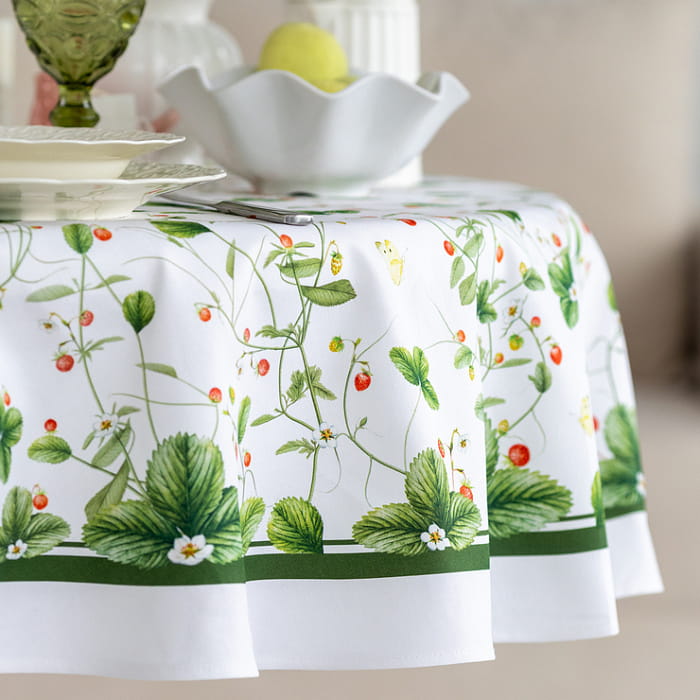 Скатерть круглая D-150 см "Земляничная поляна"
