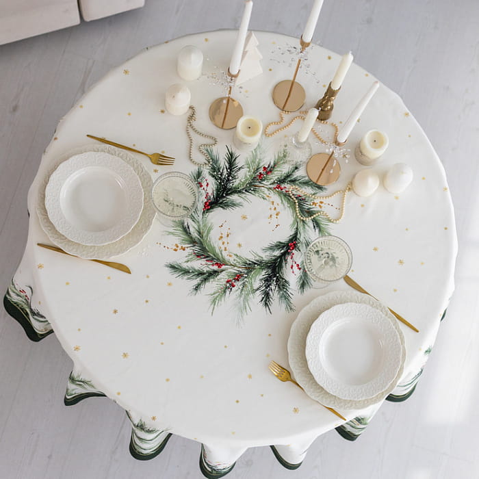 Скатерть круглая  D-170 см "Ветви Рождества"