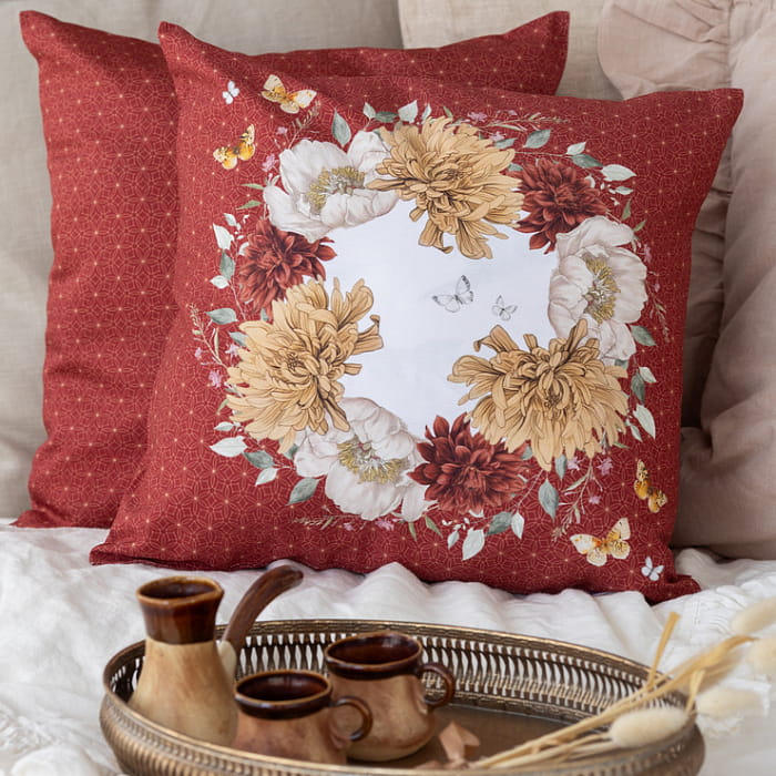 Декоративная наволочка "Цветочная симфония венок на красном"