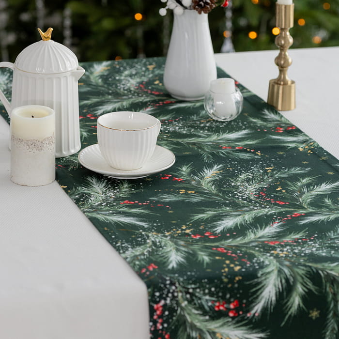 Дорожка 40х140 см "Ветви Рождества на изумрудном"