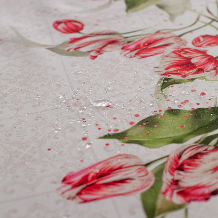 Скатерть 145х145 см "Алые тюльпаны"