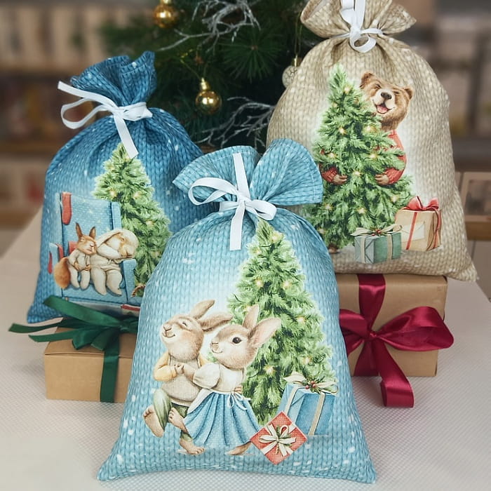 Декоративный мешок "Новогодняя шкатулка елка с зайчатами" 24х32 см