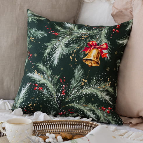 Декоративная наволочка "Ветви Рождества паттерн на изумрудном"