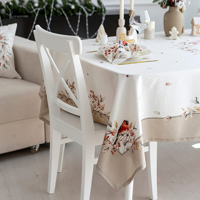 Скатерть 145х225 см "Пернатые истории"