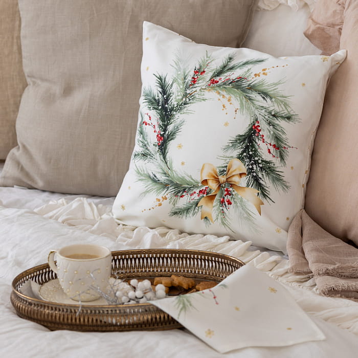 Декоративная наволочка "Ветви Рождества венок"