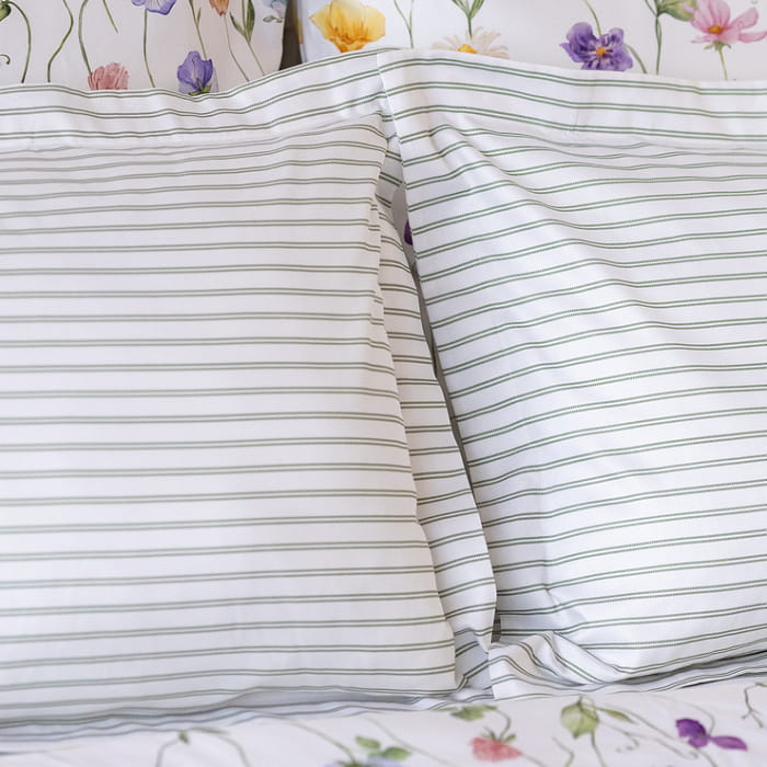 Наволочка 50х70 "Майская долина полоска"