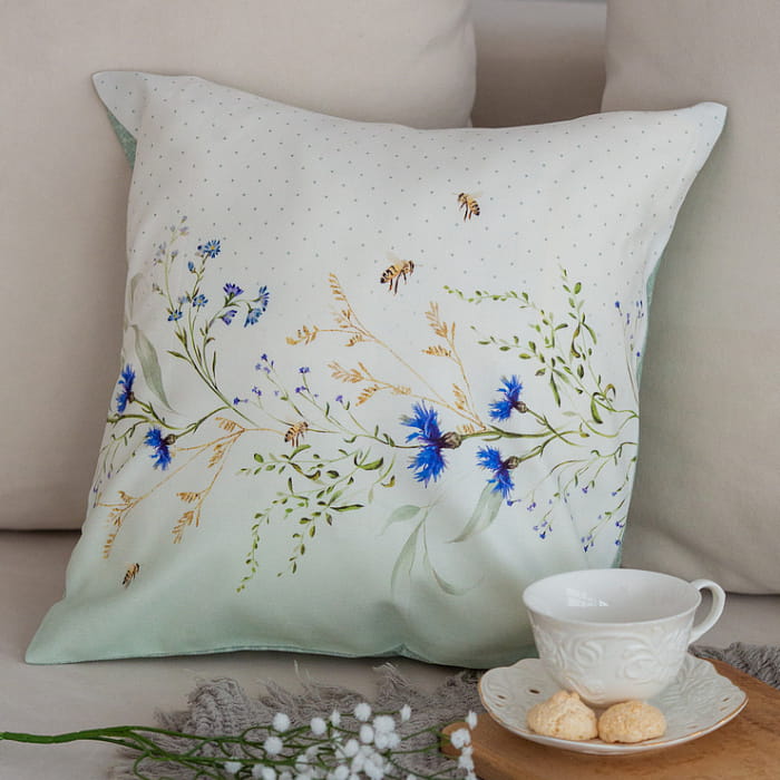 Декоративная наволочка "Васильки" гирлянда