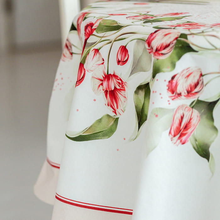 Скатерть круглая D-170 см "Алые тюльпаны"