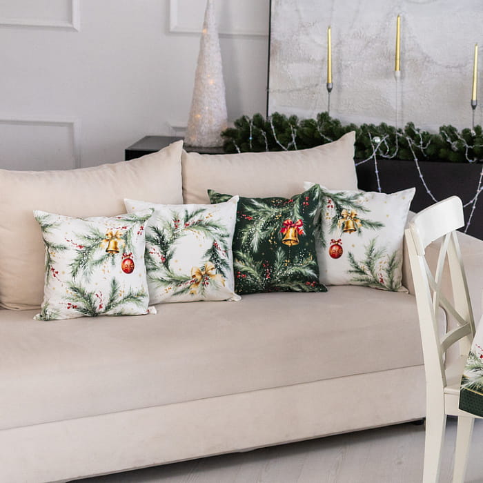 Декоративная наволочка "Ветви Рождества паттерн на белом"