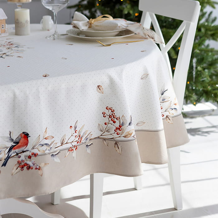 Скатерть овальная 140х170 см "Пернатые истории"