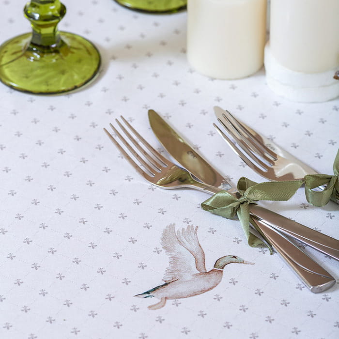 Скатерть овальная 165х250 см  "Чистые пруды"