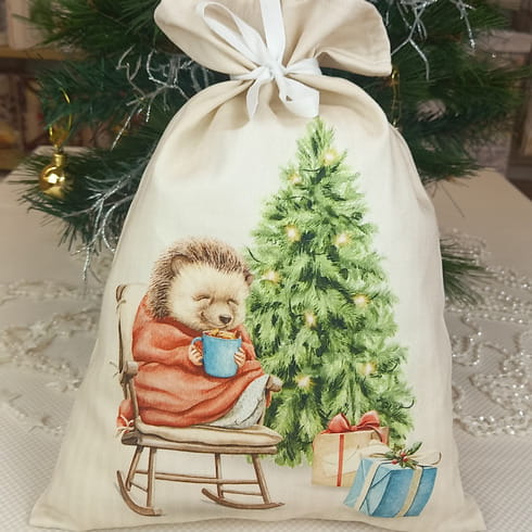 Декоративный мешок "Новогодняя шкатулка ежик с елкой" 24х32 см
